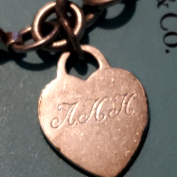 Tiffany & Co Bracelet with a heart shaped charm - Picture 16 of 16